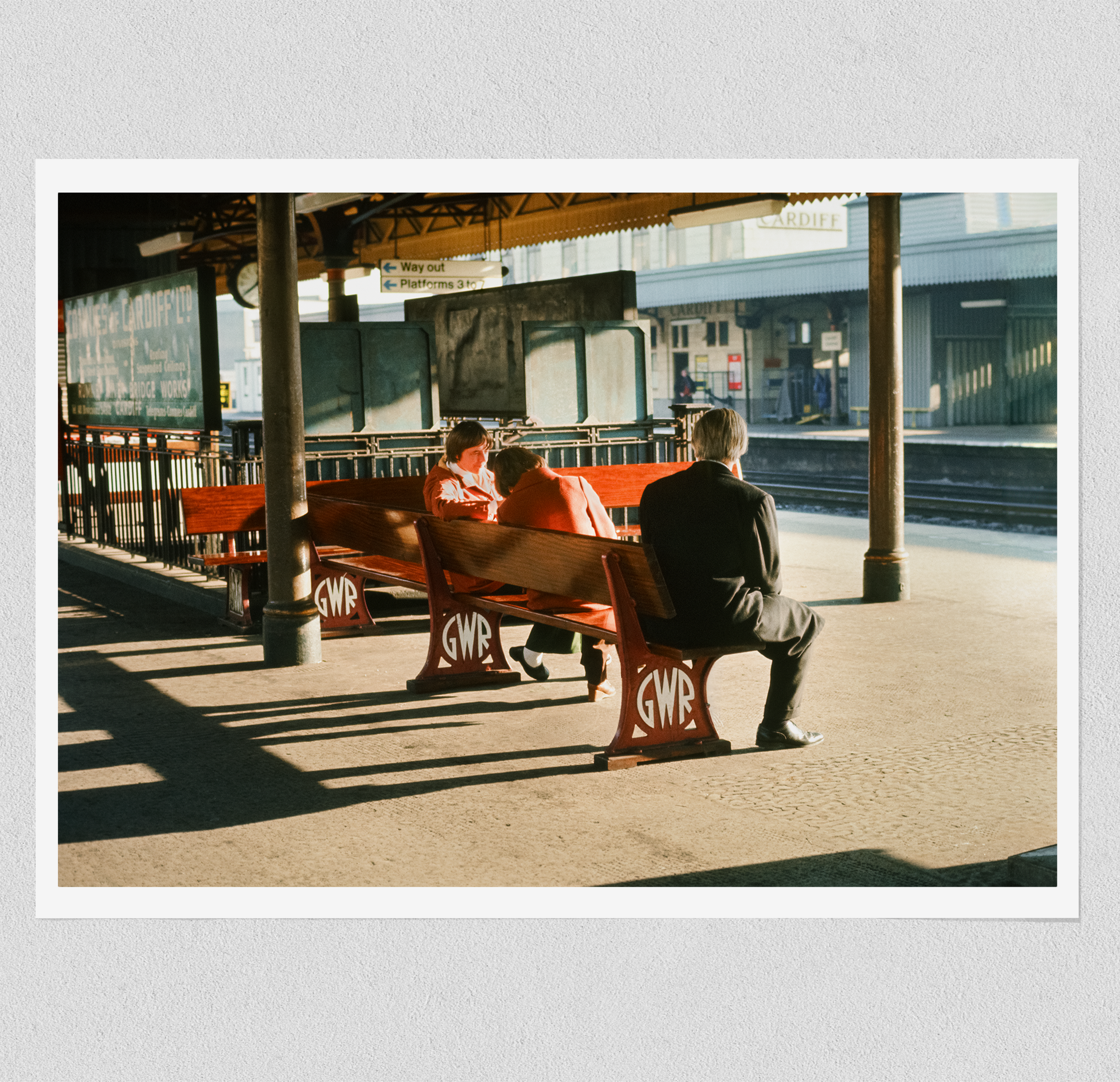 Waiting for the Train - England (1973)